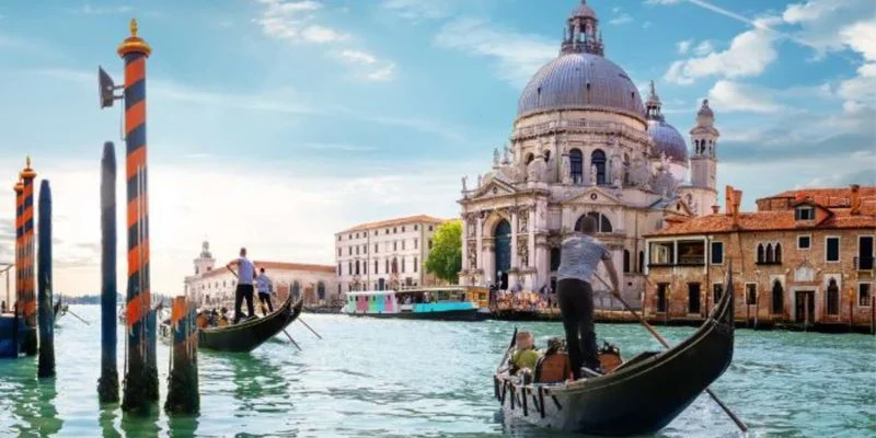Qatar Airways Venice Office in Italy
